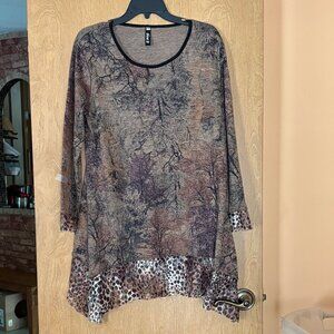Women's NWOT Tunic top